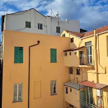 Casa Giannina By Quokka 360 - Elegant Behind The Ariston Theatre * 圣雷默